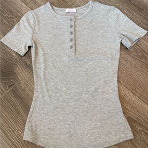 Pink Lily Light Gray Short Sleeve Top